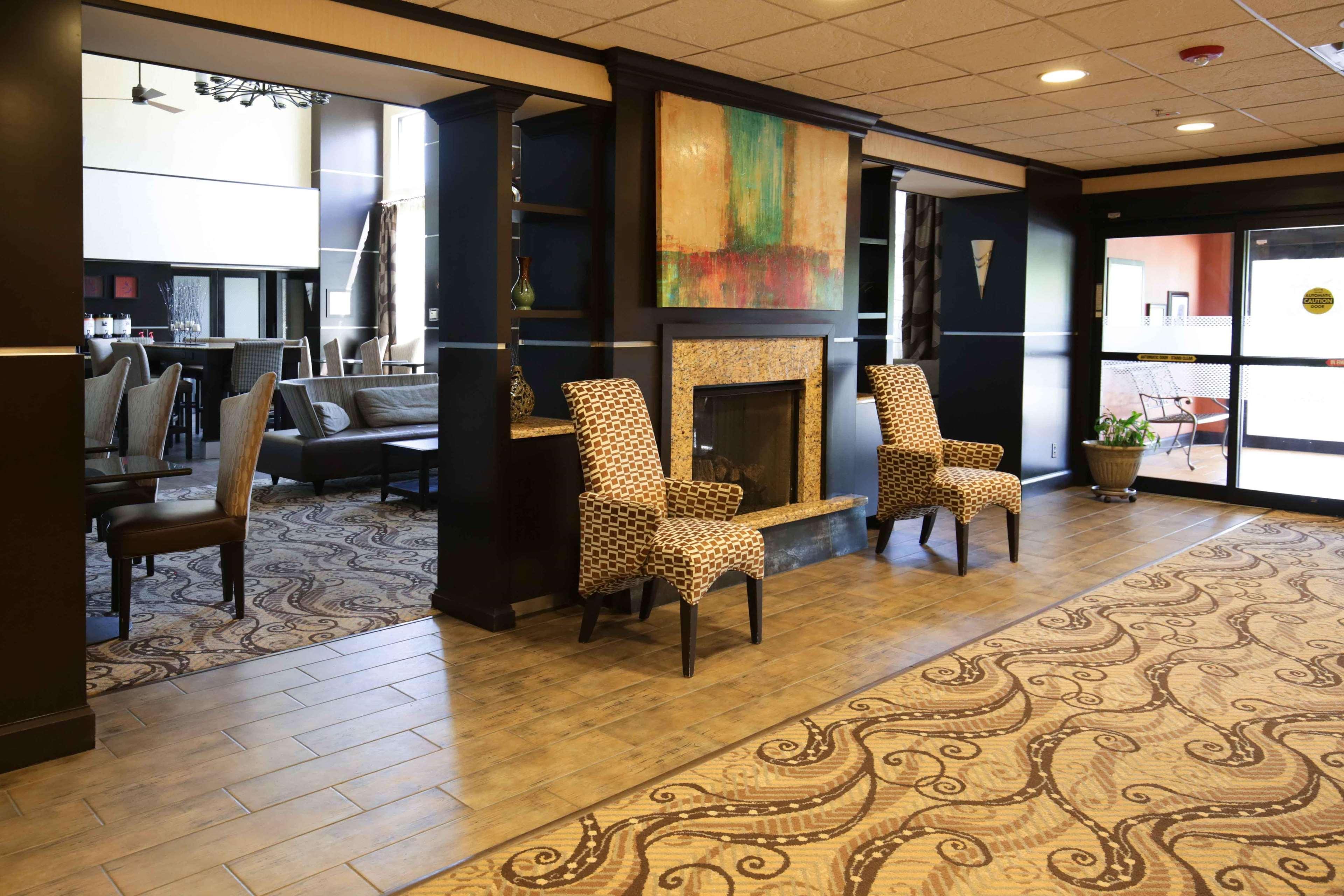 Hampton Inn & Suites МакАлестър Екстериор снимка