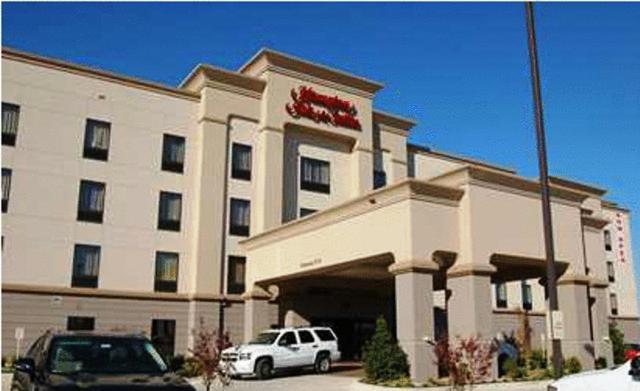 Hampton Inn & Suites МакАлестър Екстериор снимка